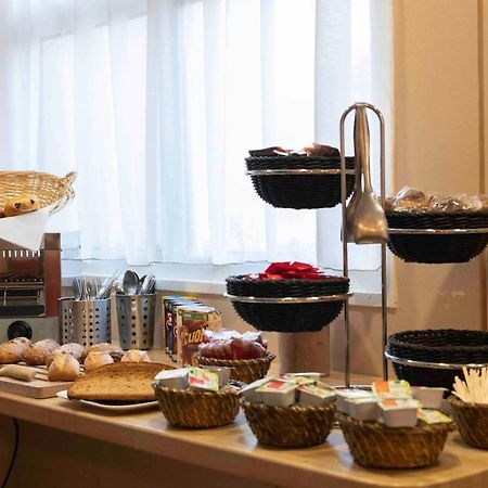 Wink Hotel Juvisy מראה חיצוני תמונה
