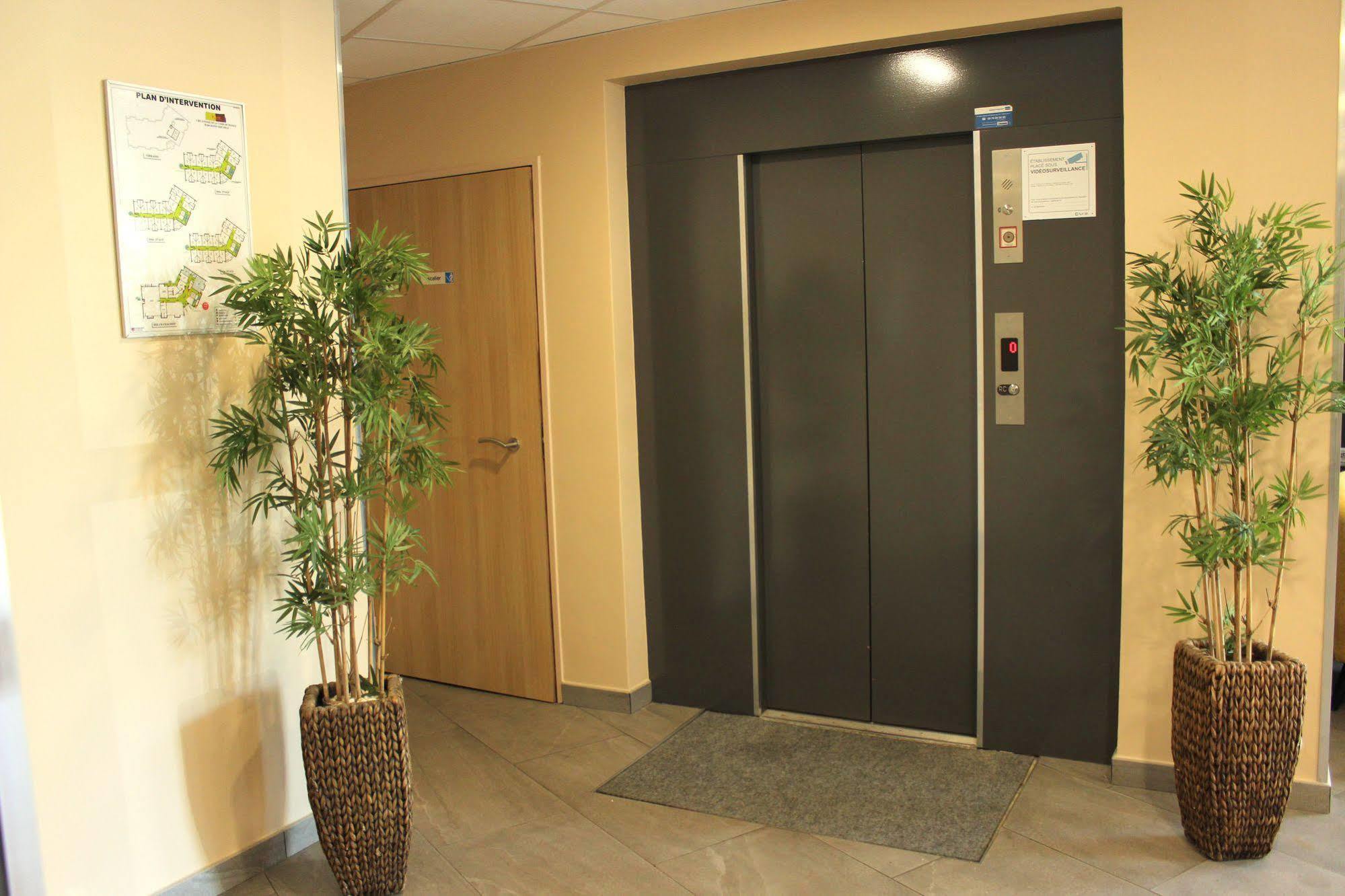 Wink Hotel Juvisy מראה חיצוני תמונה